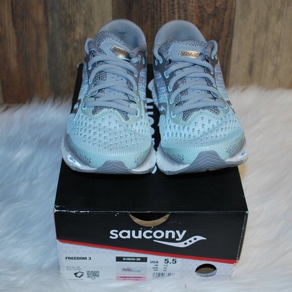 Saucony Shoes - NWT Saucony Freedom 3 S10543-30 Women's Medium Size 5.5